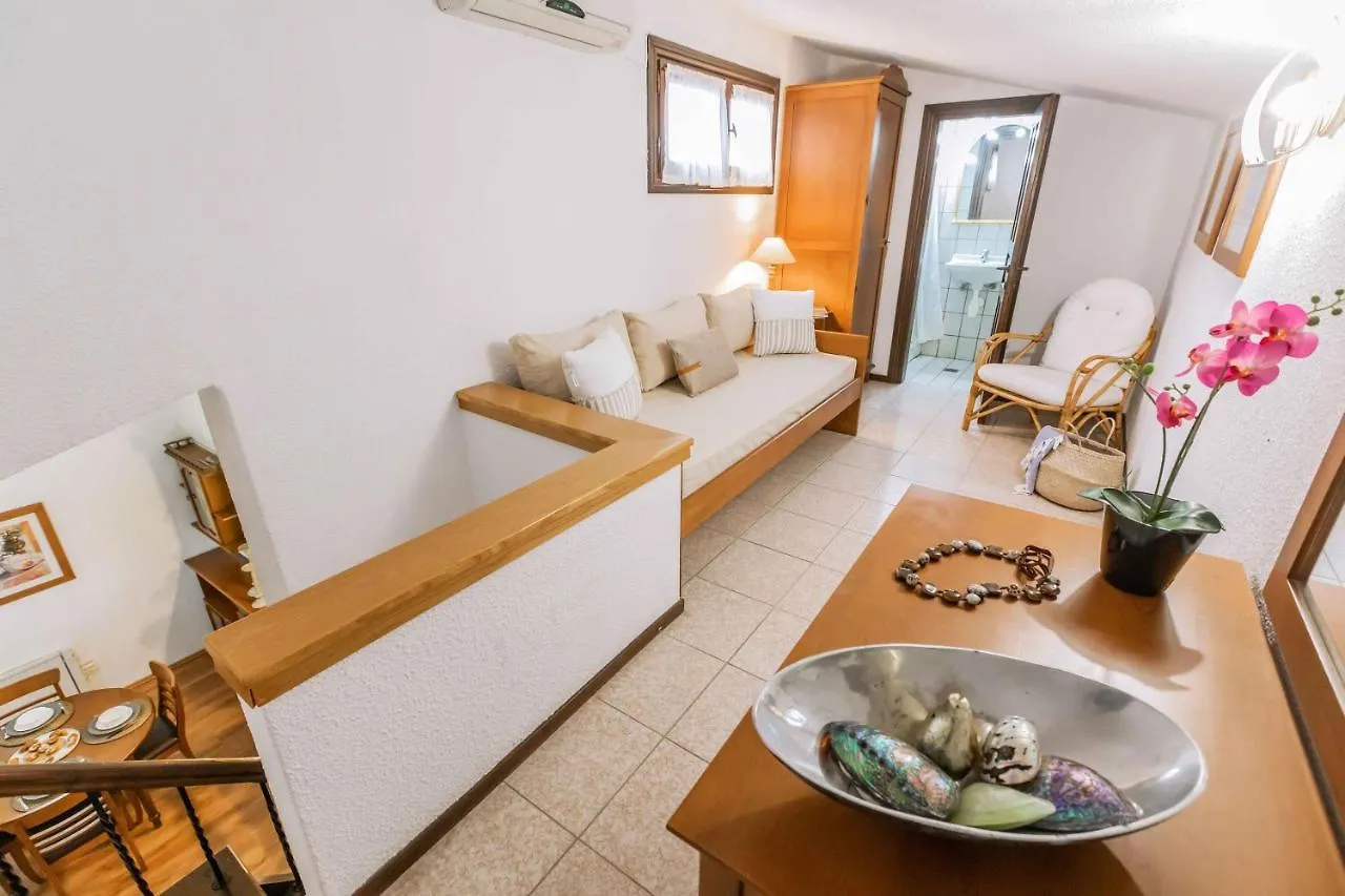 Muses Villas Resort 撒尼海滩