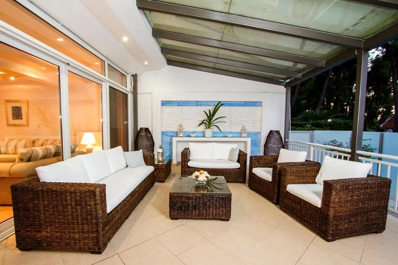 Muses Villas Resort 撒尼海滩